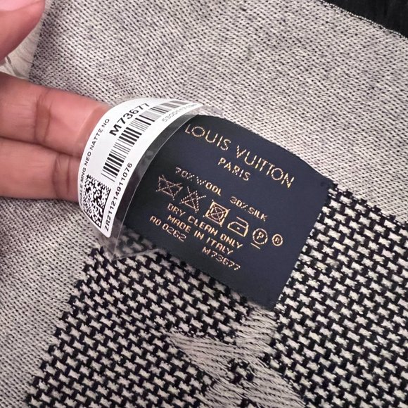 Louis Vuitton Neo Natté Black Monogram Shawl - Authentic - Picture 6 of 8